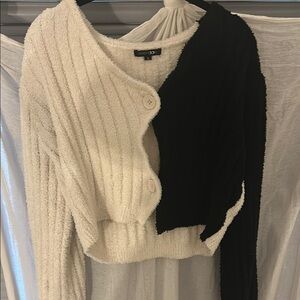 Chic Two-Tone Sweater - Black & White